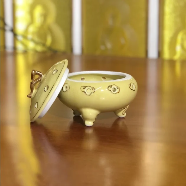 Lư đốt trầm hương bằng sứ, lư trầm Như Ý, lư trầm hoa sen nổi - Hình ảnh 3